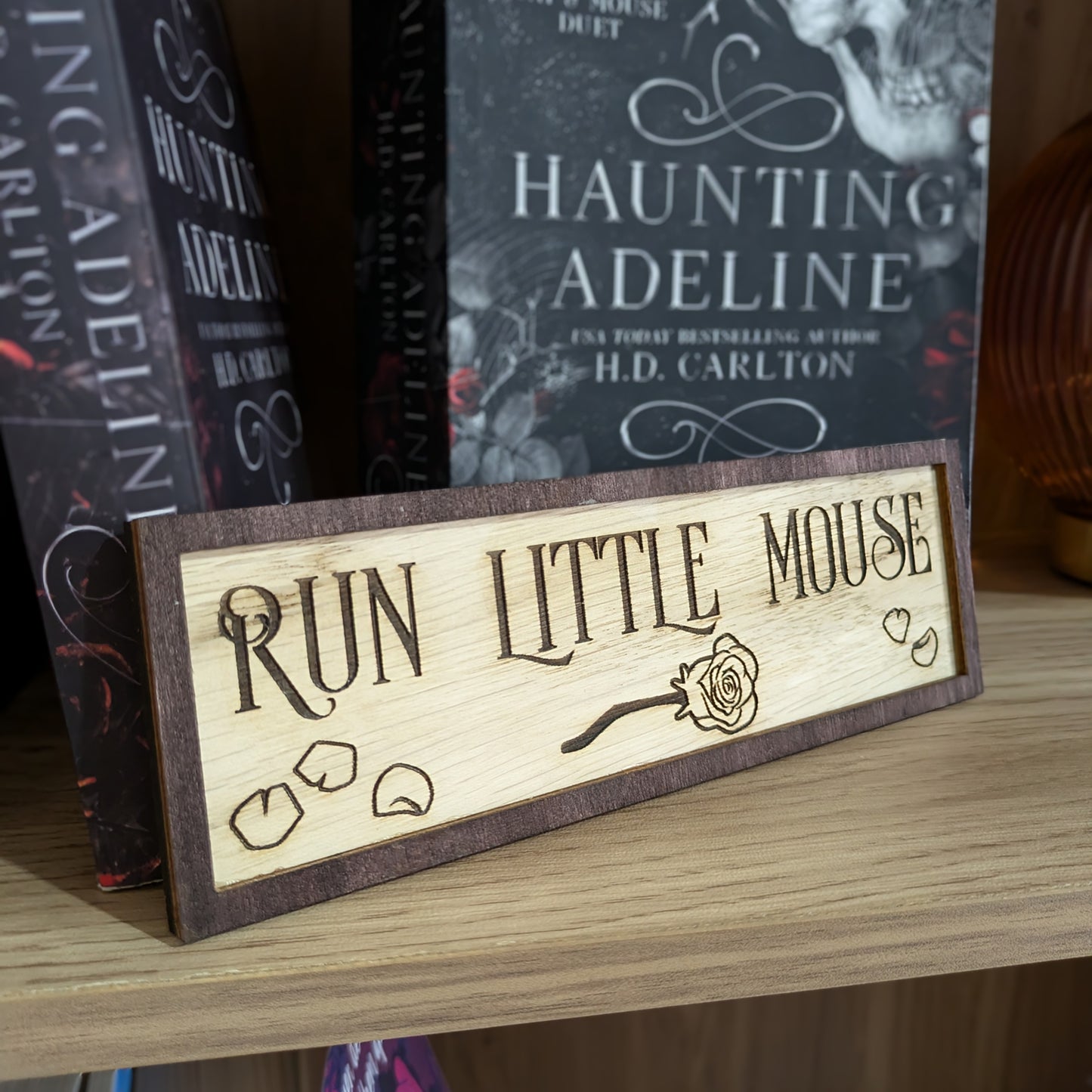 Run Little Mouse Bookshelf Sign