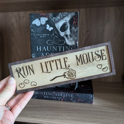 Run Little Mouse Bookshelf Sign